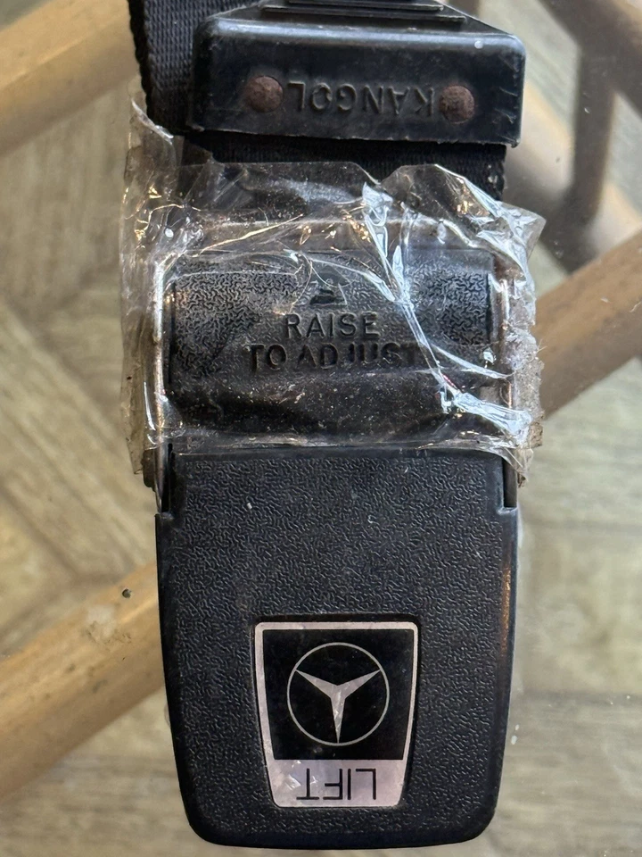 Receptor de cinturón de seguridad Mercedes Benz W111 Kangol 280SE 250SE 220S Foto 2 de 3