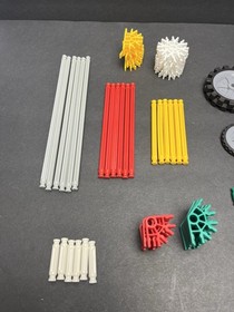 Assorted KNEX K&rsquo;nex Pieces Lot Of 84 + connectors / rods / Wheels / Tires STEM
