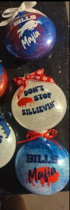 Adornos Buffalo Bills - Hechos a mano se pueden personalizar con nombre y año - $7 cada uno Foto 3 de 4