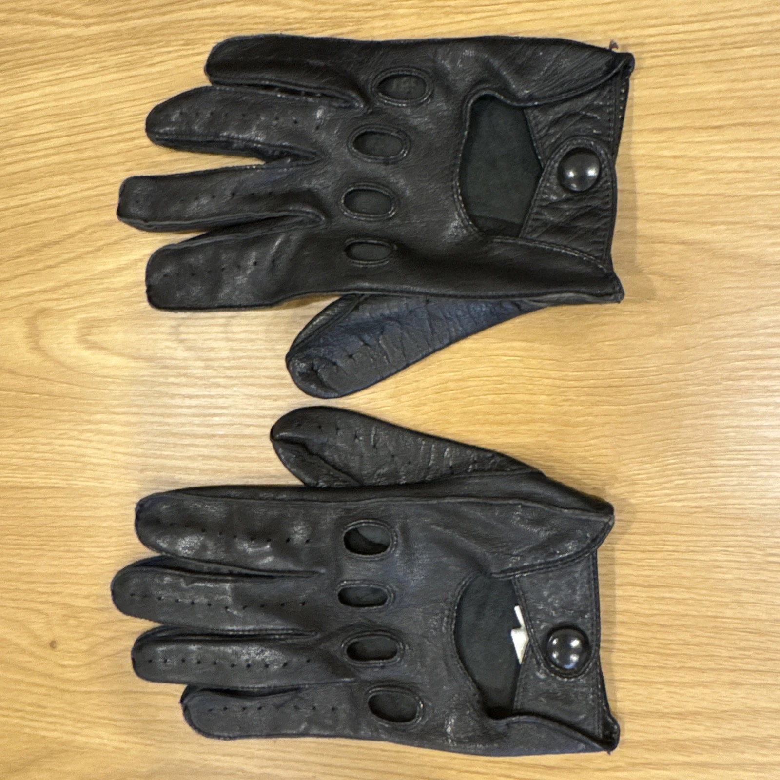 Vintage Coach Leather Driving Gloves M Black Knuckle Cutouts Perforated Rare