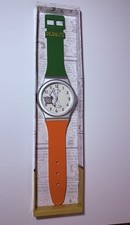 Peanuts Snoopy Playing Tennis Watch Wall Cloc...