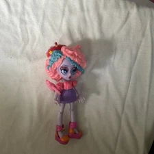 Moose Toys Capsule Chix Doll