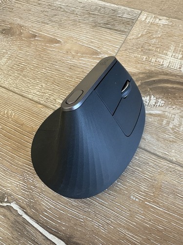 Logitech MX Vertical Wireless Optical Mouse - 第 1/4 張圖片