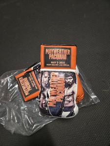 MAYWHEATHER VS PACQIAO Souvenir Boxing Gloves! Rare! New!