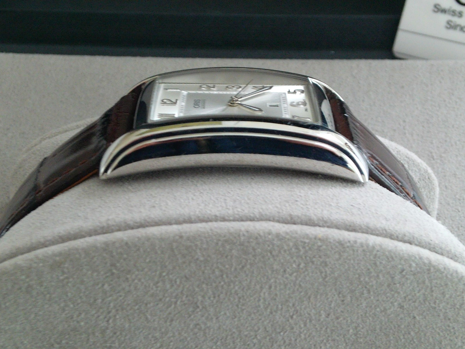 ORIS AUTOMATIC MENS RECTANGULAR WATCH OR561-7693-… - image 4