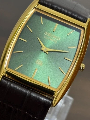 Vintage Seiko Slim Men's Quartz Wrist Watch -Roman Dial -Leather Strap