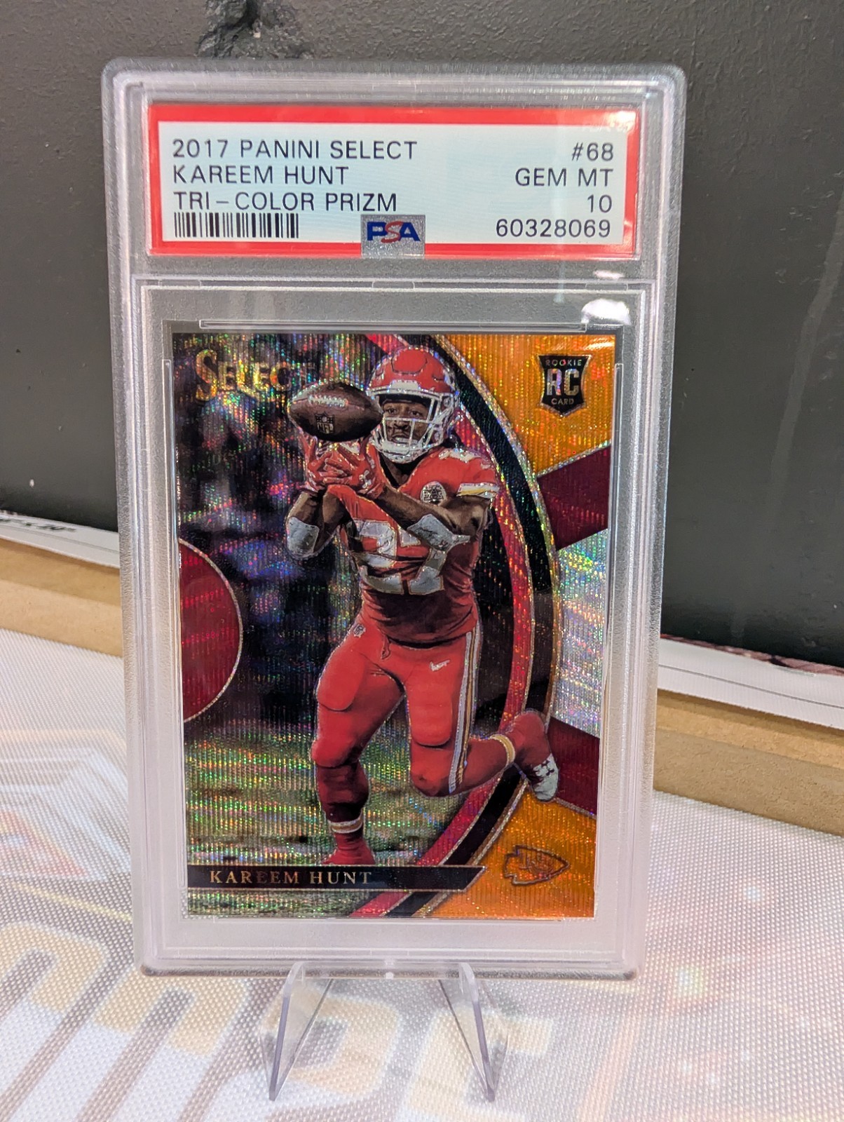 Panini Select 2017 Kareem Hunt Tri-Color Prizm #68 Rookie /199 PSA 10