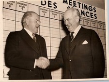 UNITED NATIONS PRESIDENT OSWALDO ARANHA & WARREN AUSTIN 1947 PRESS Photo Y 469
