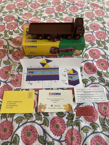 Corgi Classics 1:50 John Codona Fairs Leyland 8 Wheel Rigid #24401 - Picture 2 of 12