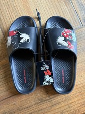 Disney Minnie  Mickey Mouse Kissing Black Slides Sandals  Women  s Size 9