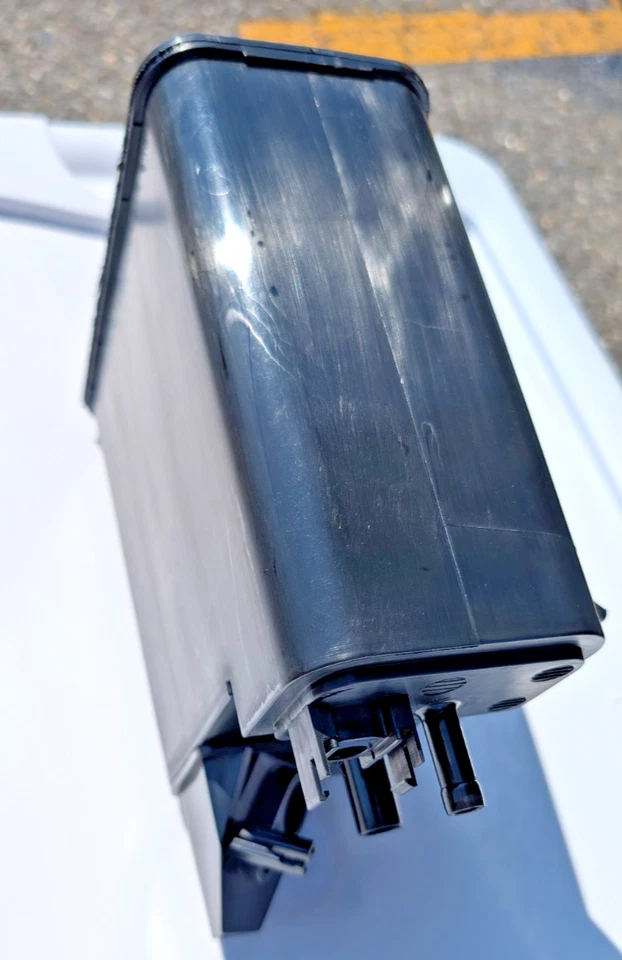 Fuel Vapor Charcoal Canister For 2005-2019 Nissan Frontier Pathfinder Xterra - Image 4 of 4