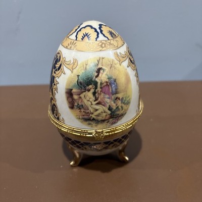 Vecceli Porcelain Egg On Three Legs Hinged Trinket Box Couples Courting 