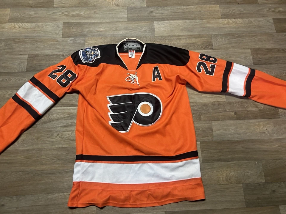 Philadelphia Flyers Claude Giroux Reebok Winter Classic 2012 Jersey sz 52 - Image 2 of 4