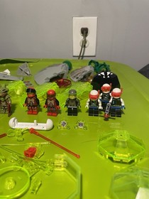 Vintage LEGO Space Huge Lot Minifigs - Space Police II Exploriens UFO Blacktron