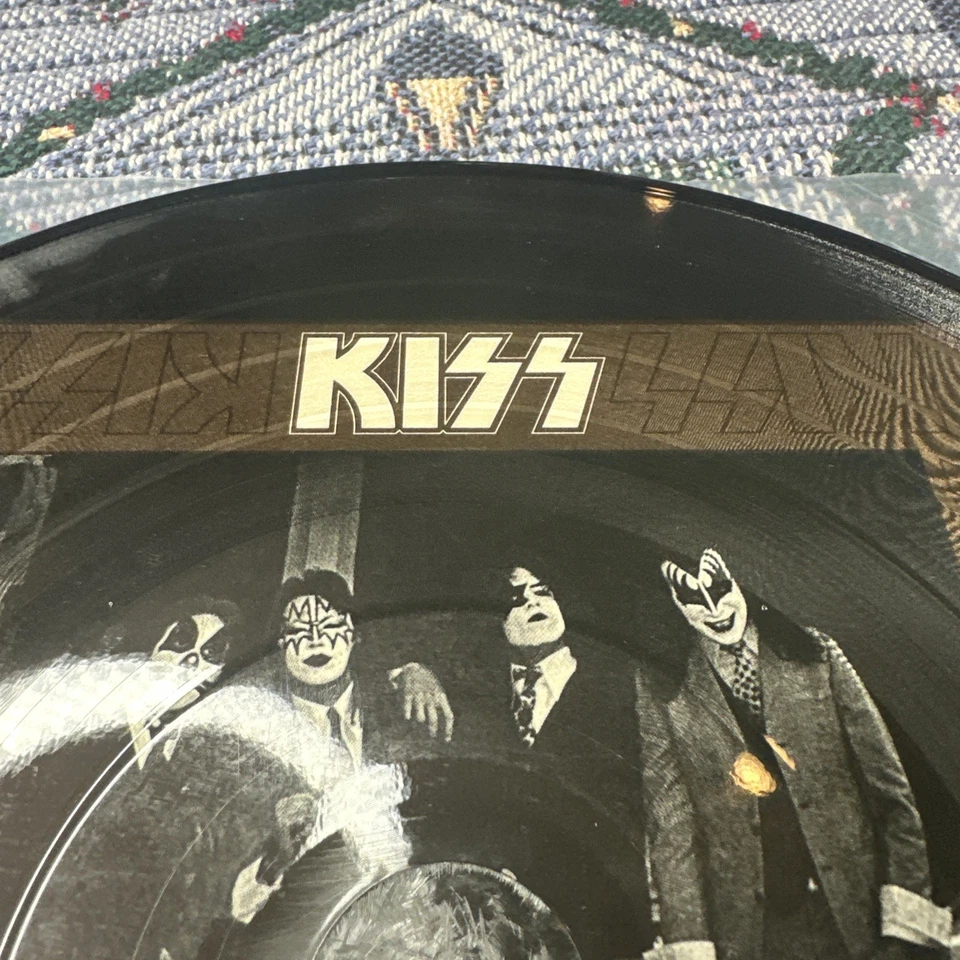 Kiss Dressed To Kill Picture Disc Vinyl Pic 6399 059 Limited Edition No Number - Image 4 of 4