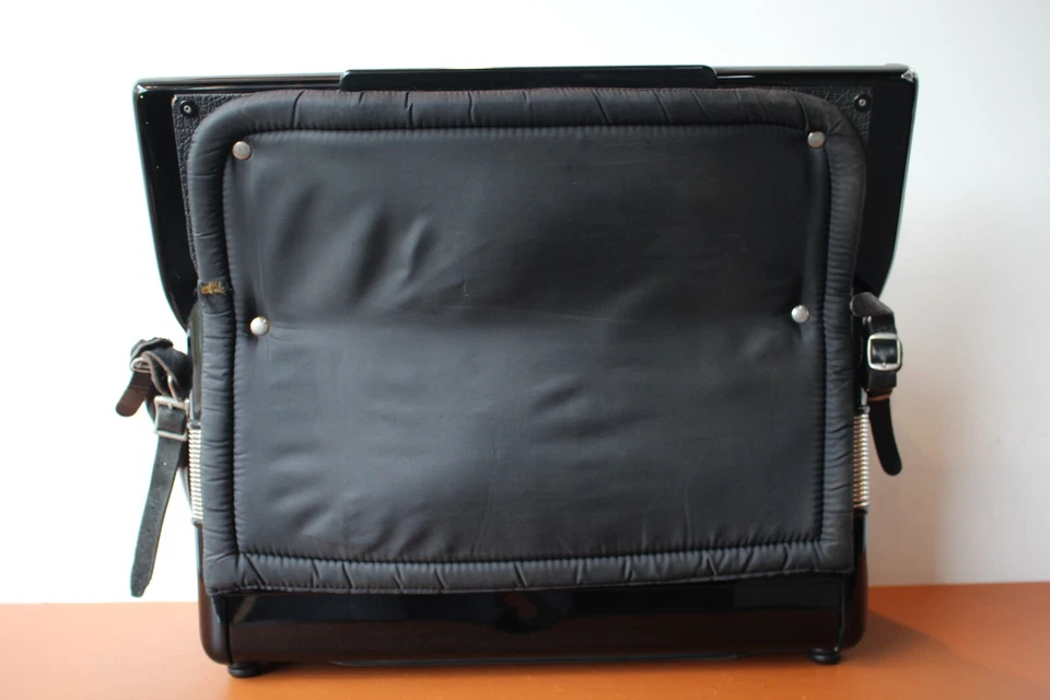 Vintage Excelsior Midivox Serie II Model 320 M Made in Italy Piano Accordion - Image 4 of 4