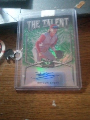 2019 Leaf No Talent Valisnt No Talent Green Prismatic Auto Bryon Stoll 86/99