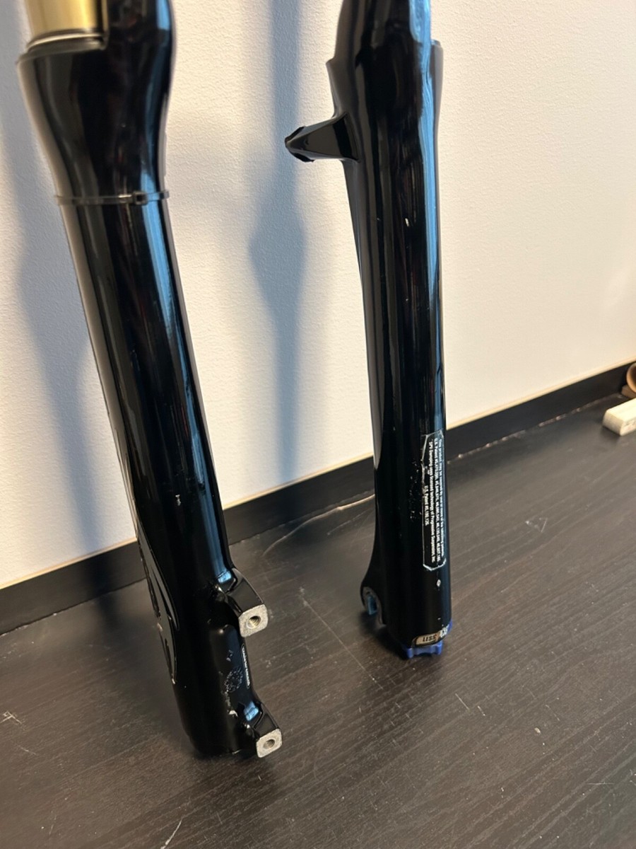 Manitou BLACK Super AIR TPC Lockout 26