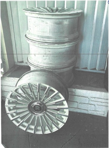 Set of (4) Auorza 2 tone (white and chrome) 22" Rolls Royce Rims Photo - $2,900