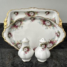 Royal Albert Celebration Tabletts mit Griff x 2 Salz- und Pfefferstreuer unbenutzt