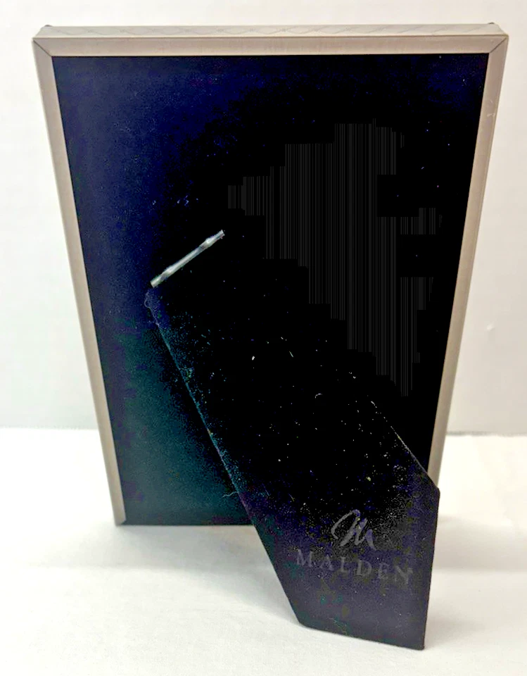 Marco de fotos Malden Peltre 4" x 6" patrón de escotilla cruzada y eslabones de esquina Foto 4 de 4