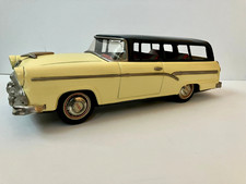 BANDAI 1957 FORD FAIRLANE STATION WAGON CAR TIN FRICTION TOY JAPAN  12 inches