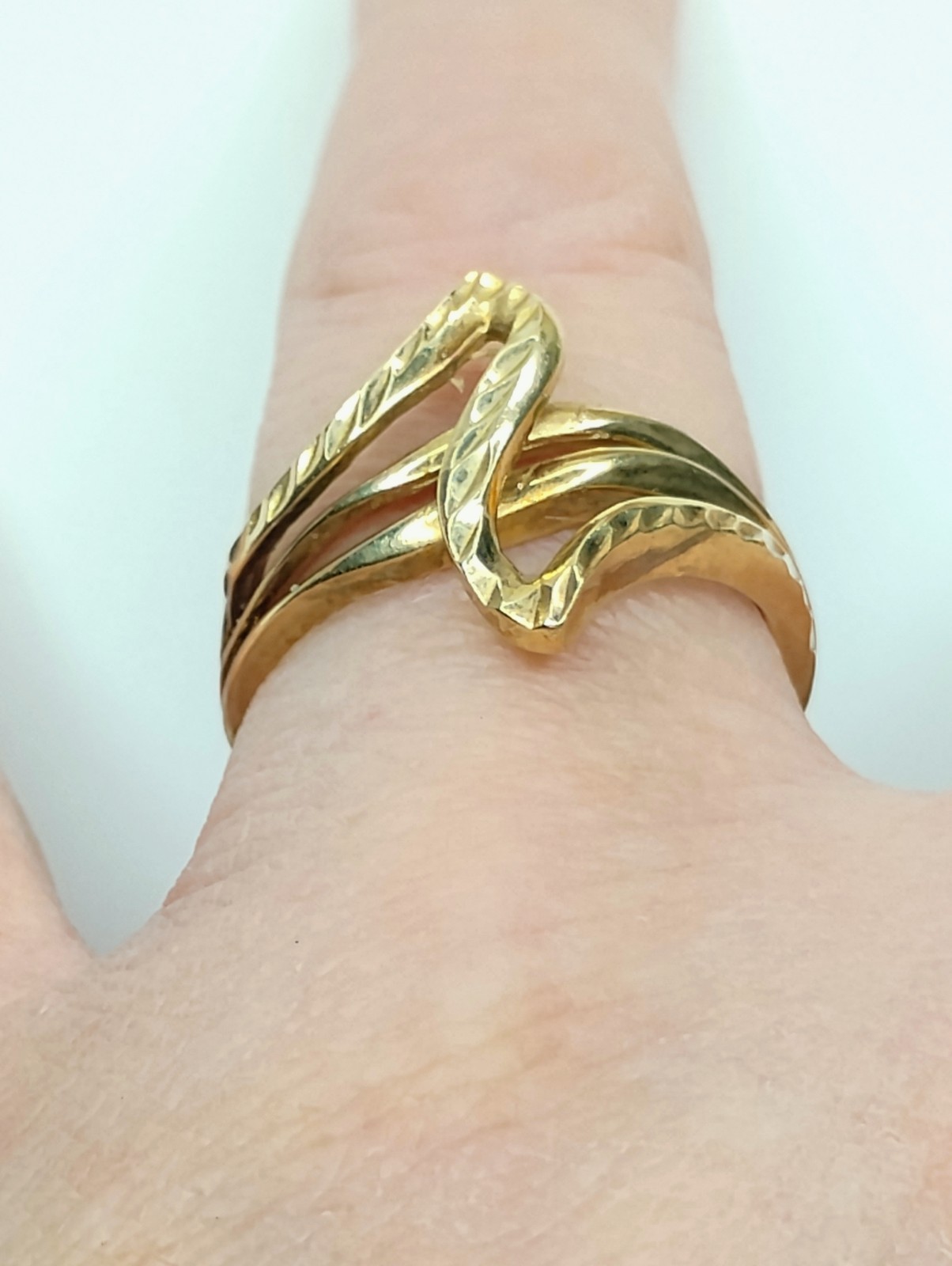 Michael Anthony 10k Solid Yellow Gold Ring 3.4 Gr… - image 3