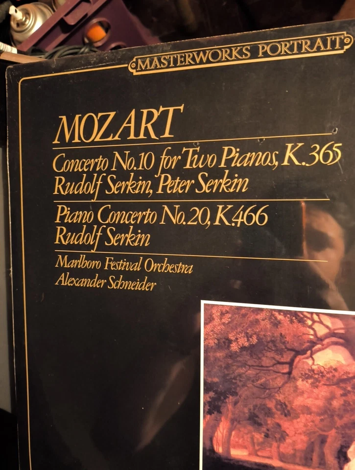 MOZART RARE WOLFGANG AMADEUS CONCERT NUMBER 10 VINYLE RARE FOR THE LERFECT GIT - Image 3 of 4
