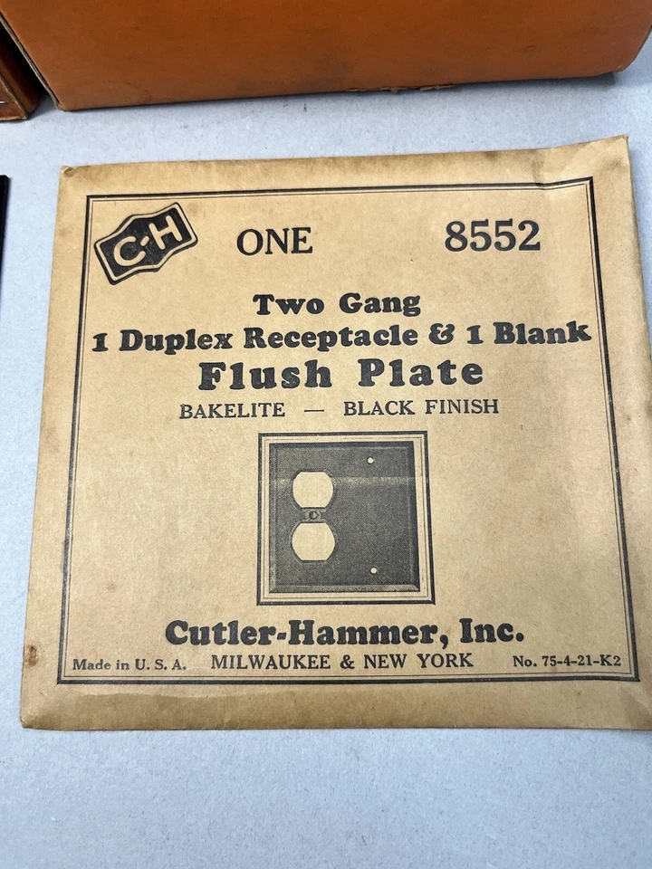 De colección Baquelita Negra Dos Cuadrillas 1 Dúplex 1 Cortador Martillo en Blanco 8552 Placa Al Ras Foto 2 de 4