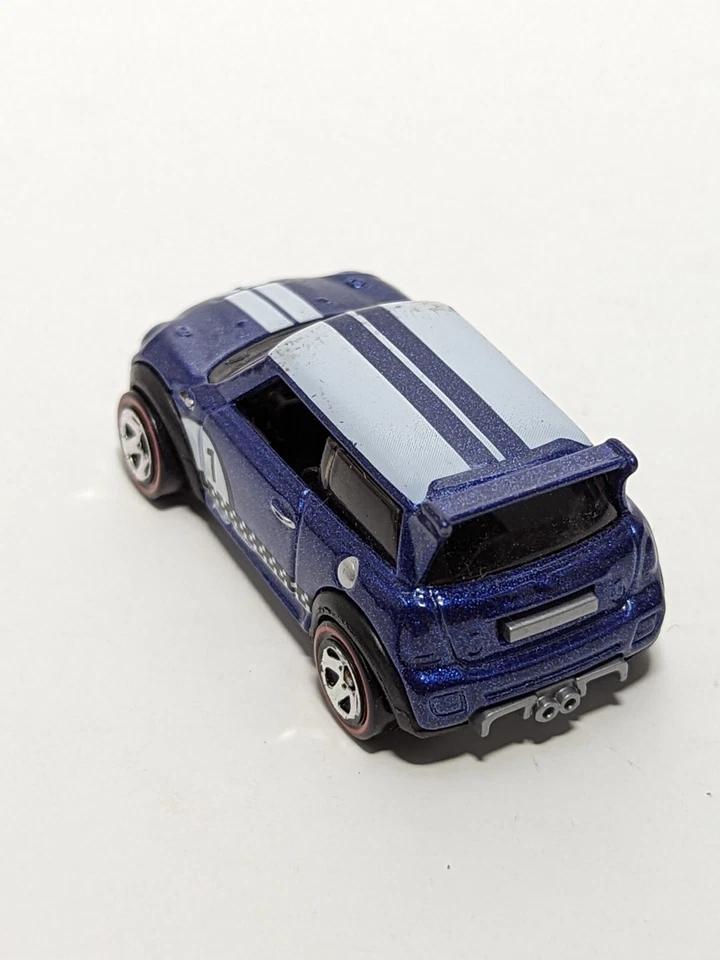 Hot Wheels 2011 Mini Cooper Challenge синий 1:64 - Изображение 3 из 4