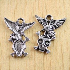 8 Pcs Tibetan silver skull charms beads h0620