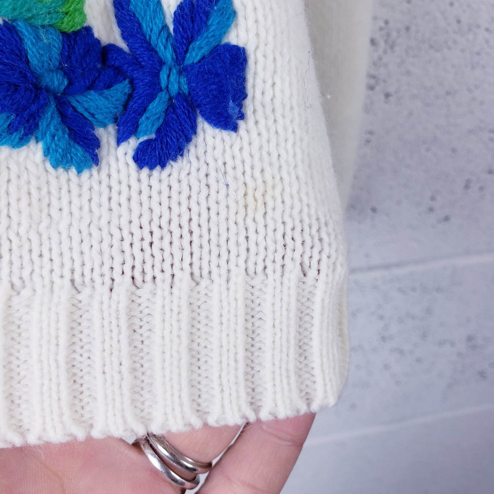 Vintage Nicole Curie White Floral Embroidered Sweater… Gem