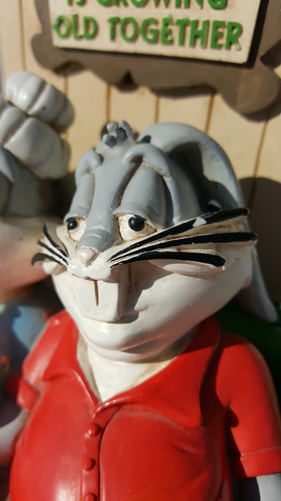 VTG 1994 Resin Warner Bros Store EXCLUSIVE bugs and lola growing old Figures