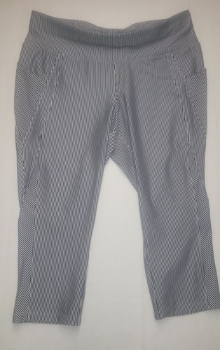Livi Active Black / White Capri Leggings with pockets Sz 18-20 EUC