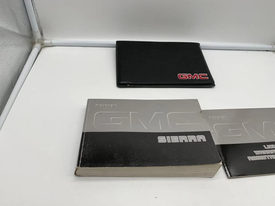 GMC Sierra 2003 juego manual del propietario con estuche OEM Foto 3 de 4