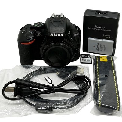 Nikon D5500 & 18-55mm Lens Kit Excellent Condition Excellent