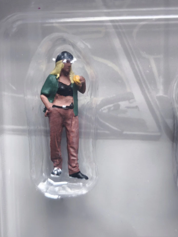 American Diorama 1/64 Curbside Crowd Figure Set (NG01) - Photo 3/4