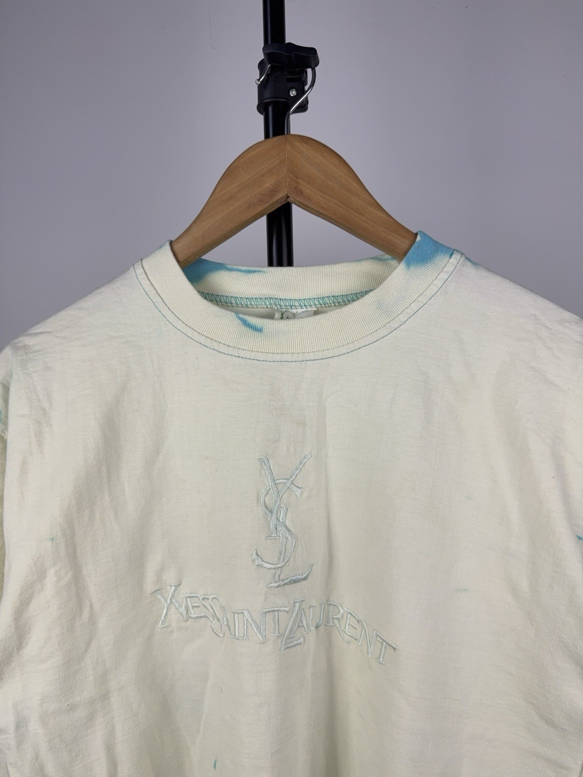 SAINT LAURENT T shirt stile Y2K anni 90 tinta candeggina come nuova maglietta ispirata YSL logo uomo taglia M