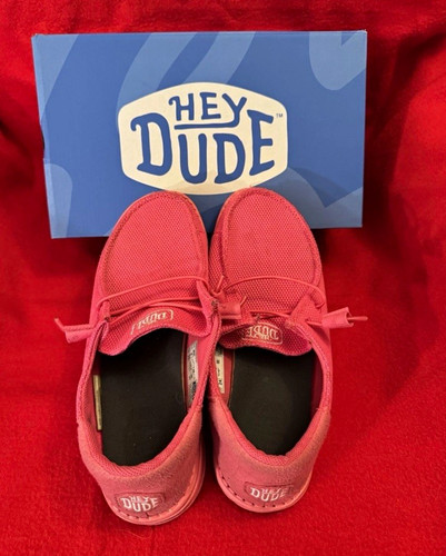 Hey Dude Wendy stretch Casual Slip-On Shoes Pink Fabric US 8 Round Toe. $60 obo