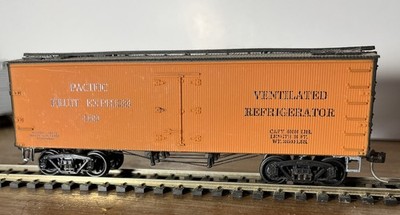 Roundhouse HO Old Timer Refrigerator Car PFE #469 With KD s