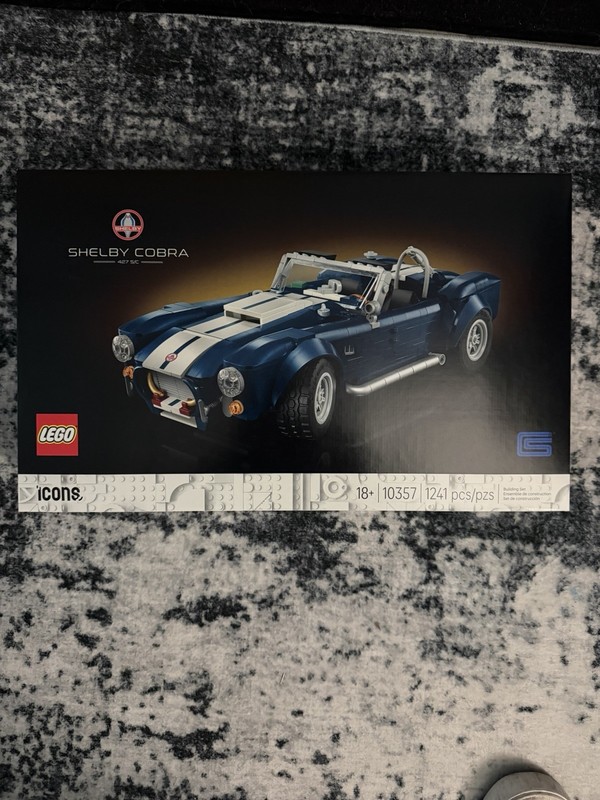 Lego Icons 10357 Shelby Cobra 427 S/C Building Set 1241 Pieces Ages 18+