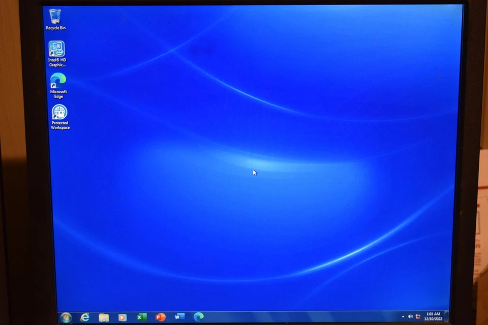 Dell OptiPlex 7040 SFF Quad Core i7-6700 3.4GHz 8GB RAM 1TB HDD Windows 7 Pro - Image 2 of 4