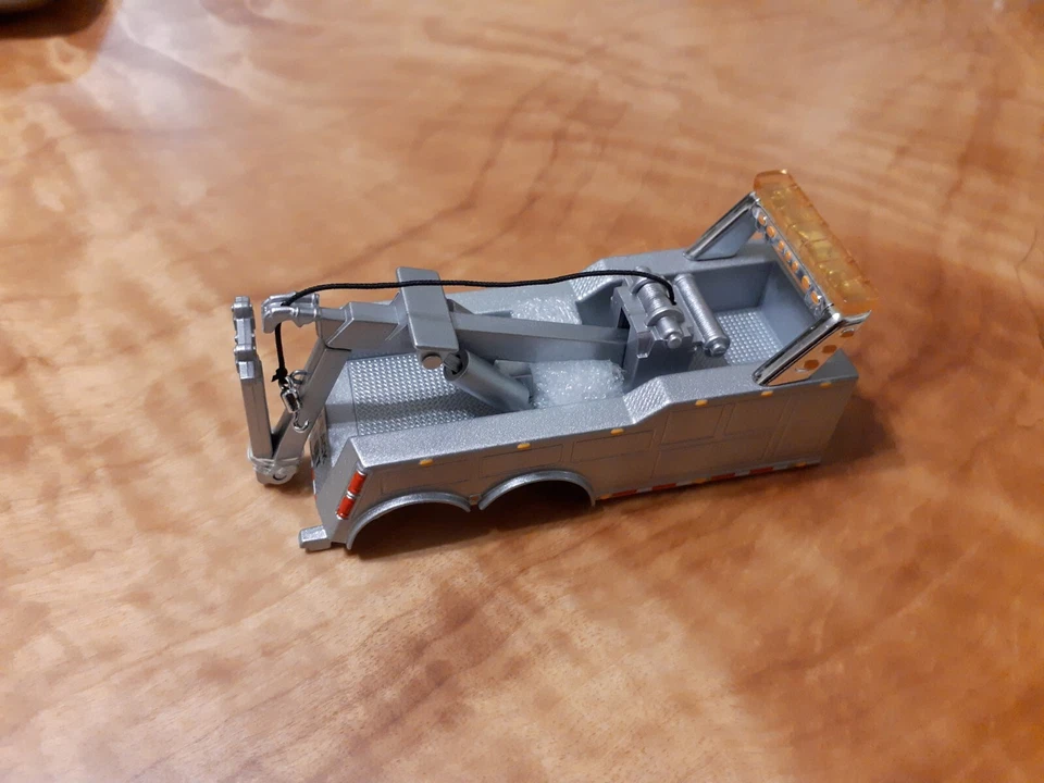 1/64 Silver Wrecker Tow Truck Body For Custom Build SpecCast - Image 2 of 4