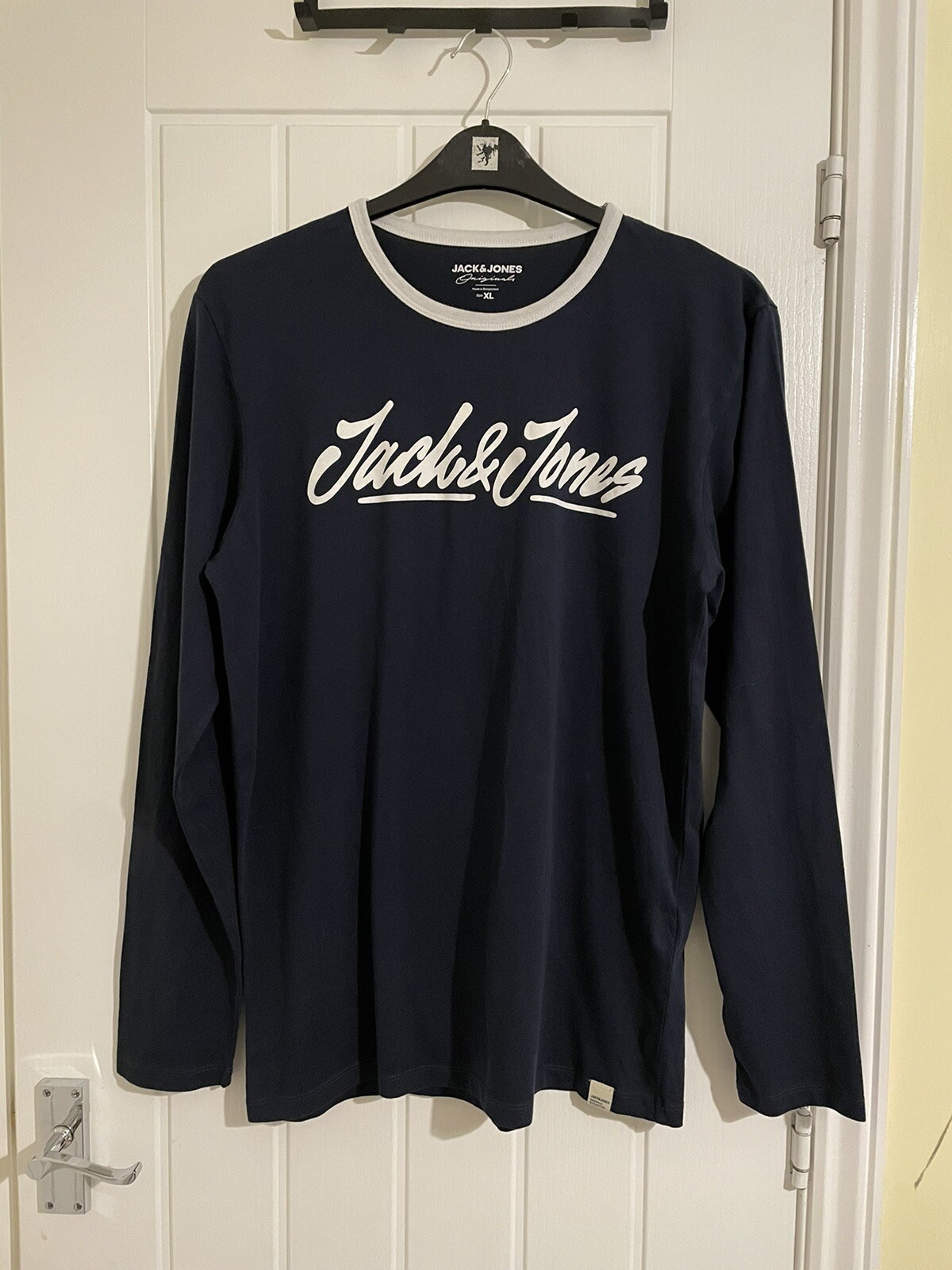 Picture 1 of 5