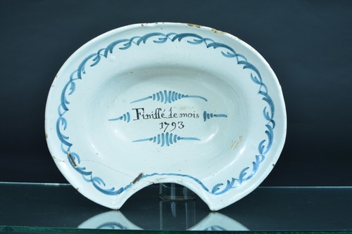 Ancien Plat à Barbe Révolution 1793 faïence Nevers Heitschel rare 18thc