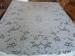 Vintage Square Quaker Lace Tablecloth