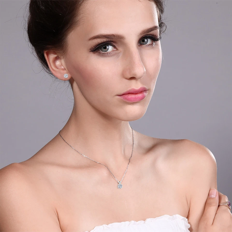 Conjunto de joyas colgantes y pendientes de diamantes cultivados en laboratorio de oro blanco de 14K para mujer | Foto 3 de 4