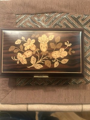 Sorrento Italian music jewelry box with * The tune is  Mazurka   Chopin. 