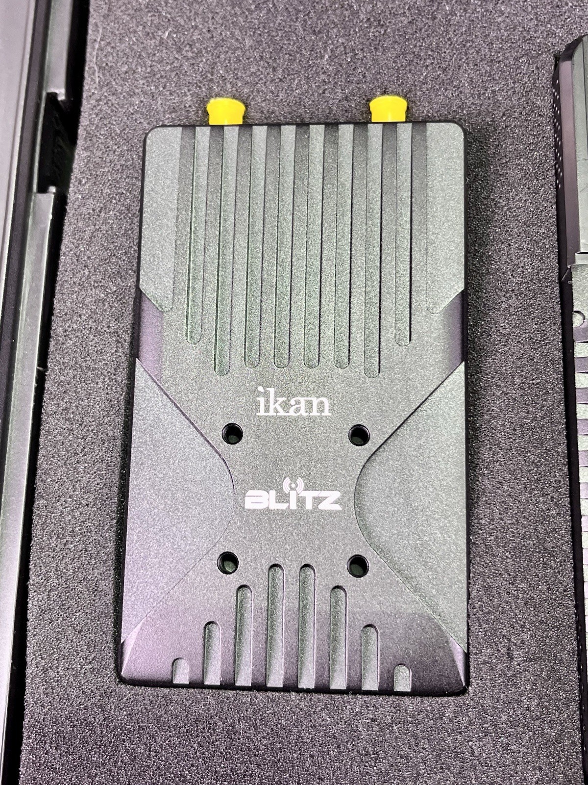 Ikan Blitz Pro Wireless Uncompressed Zero Delay 3G-SDI/HDMI Video System