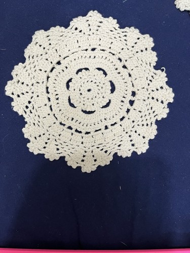 4 Vintage Handmade White Doilies Cottage Core Home Decor Shabby Chic Street - Picture 2 of 4